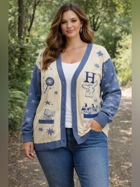 BOXLUNCH HARRY POTTER HOGWARTS Icons Allover Print Cardigan SLATE BLUE/CREAM